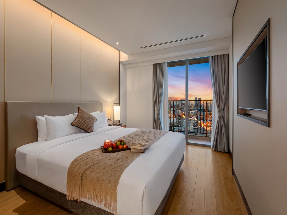 Junior Suite City View tại Soleil Apartment